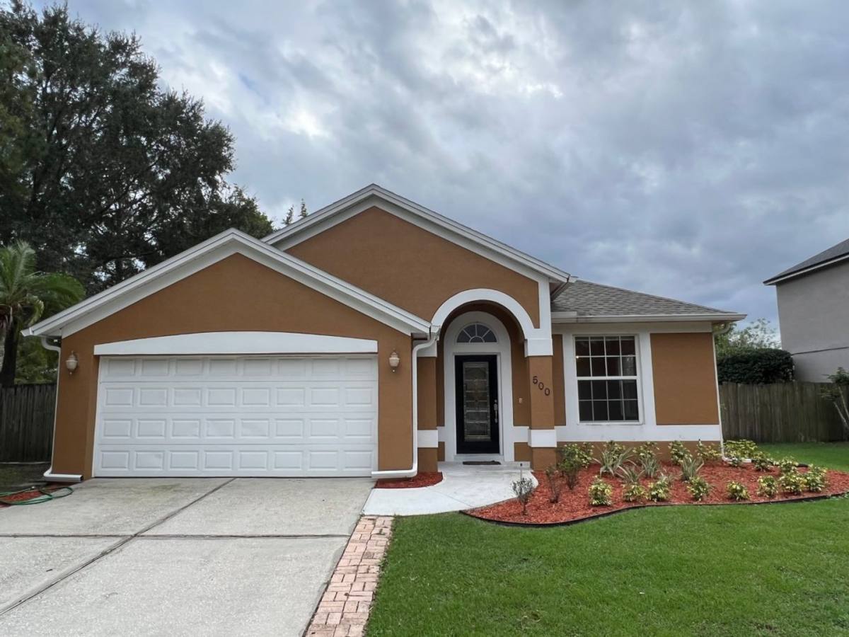House for rent at 500 Lakescape Court, Orlando, FL 32828