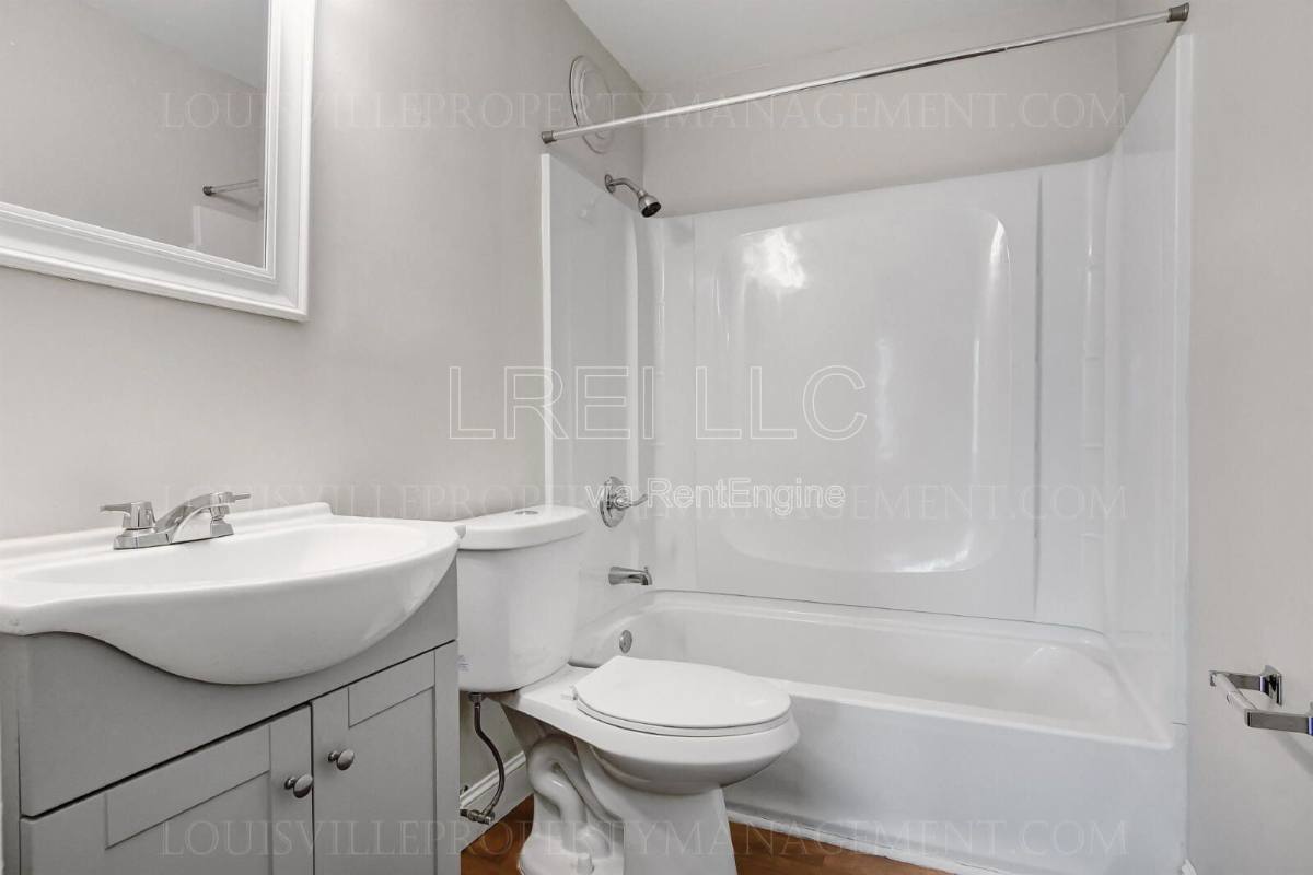 Apartment for rent at 4704 Southern Parkway #A1, Louisville, KY 40214