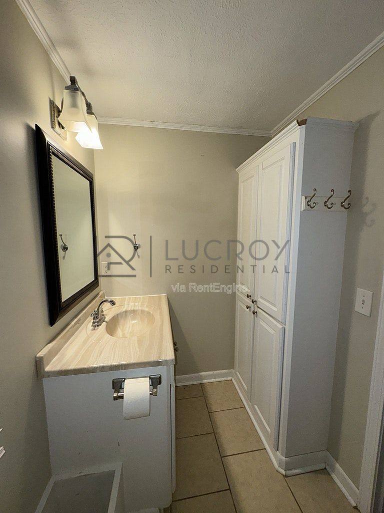 House for rent at 1081 S Church St, Brookhaven, MS 39601