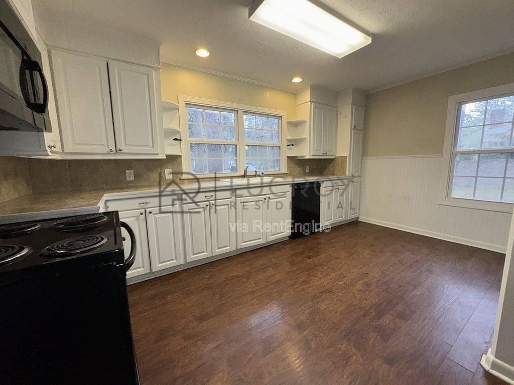 House for rent at 1081 S Church St, Brookhaven, MS 39601