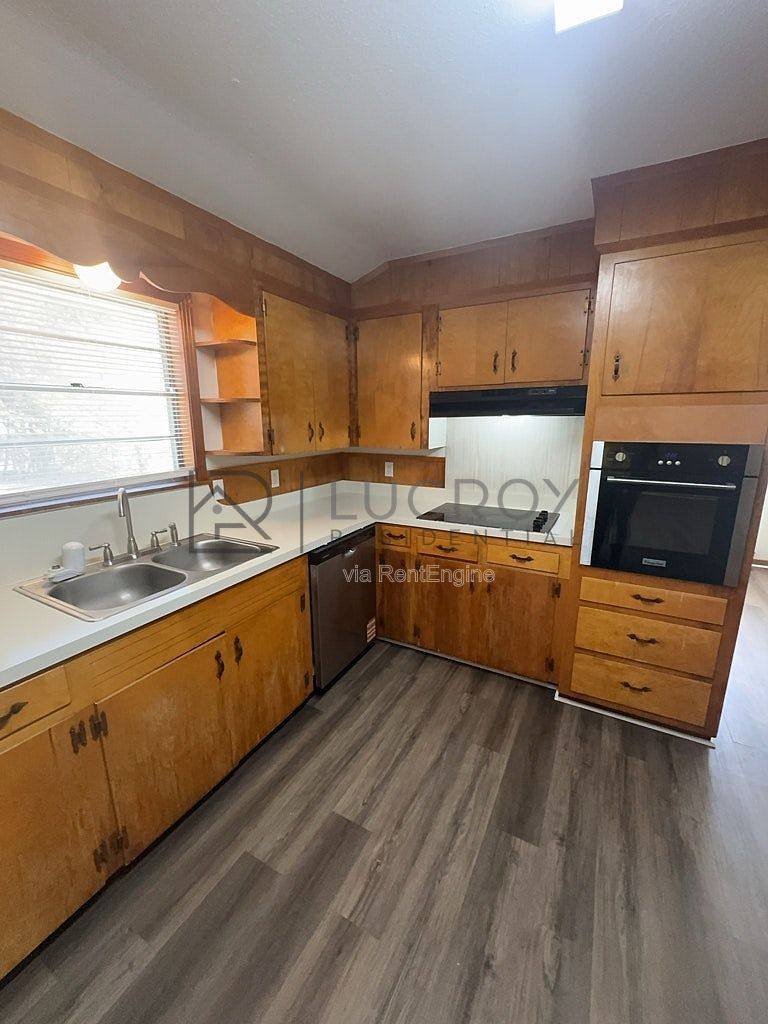 House for rent at 2242 Castle Hill Dr, Jackson, MS 39204