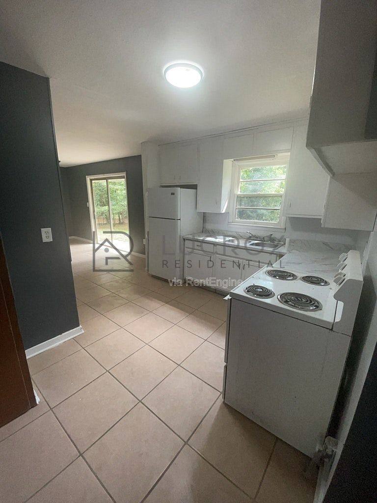 House for rent at 2694 Woodside Dr, Jackson, MS 39204