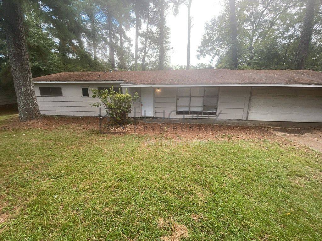 House for rent at 2694 Woodside Dr, Jackson, MS 39204