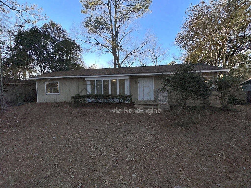 House for rent at 3147 Shirley Dr, Jackson, MS 39212