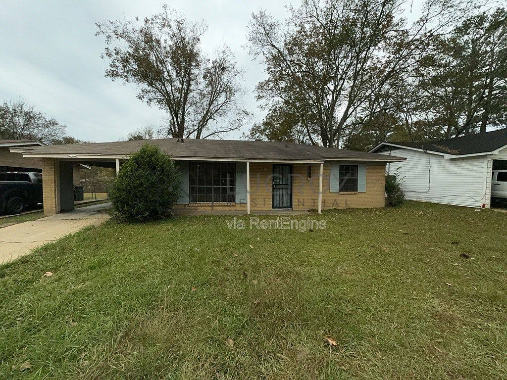 House for rent at 6521 Lyndon B Johnson Dr, Jackson, MS 39213