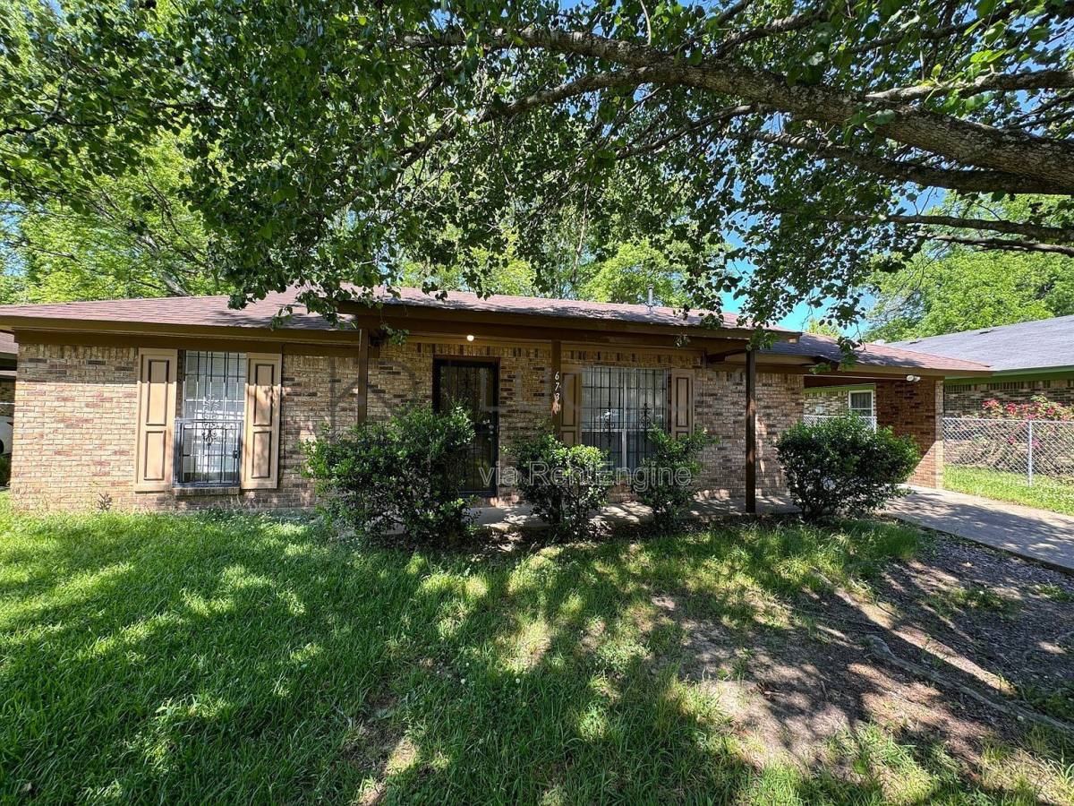 House for rent at 6731 George Washington Dr, Jackson, MS 39213