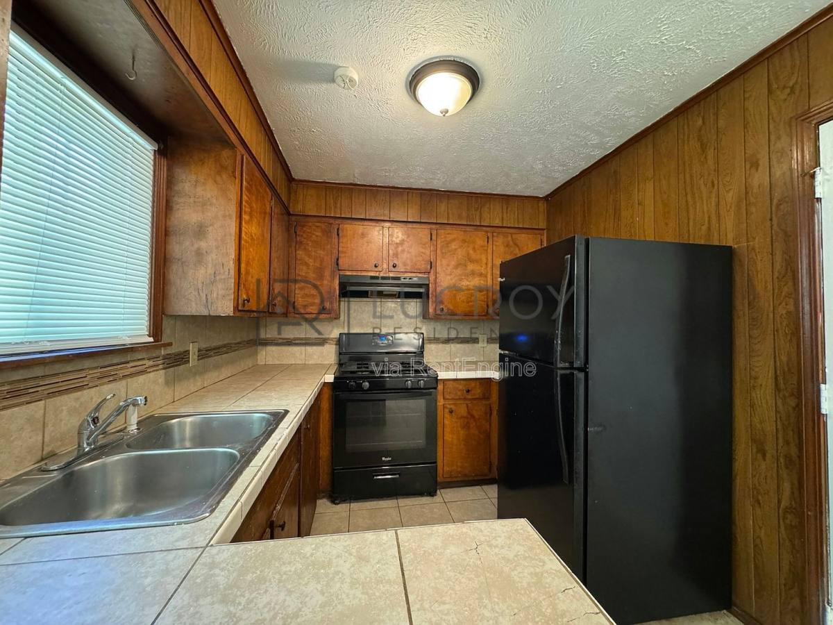 House for rent at 6731 George Washington Dr, Jackson, MS 39213