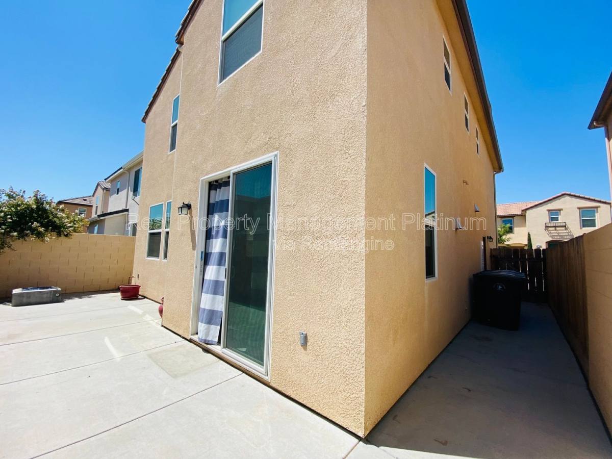 House for rent at 3542 Significant Way, Clovis, CA 93619
