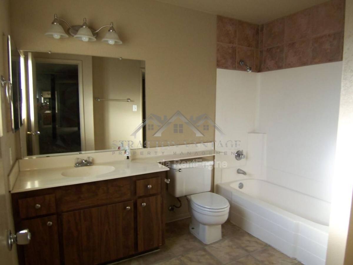 Townhouse for rent at 5180 W Olive Ave, Glendale, AZ 85302