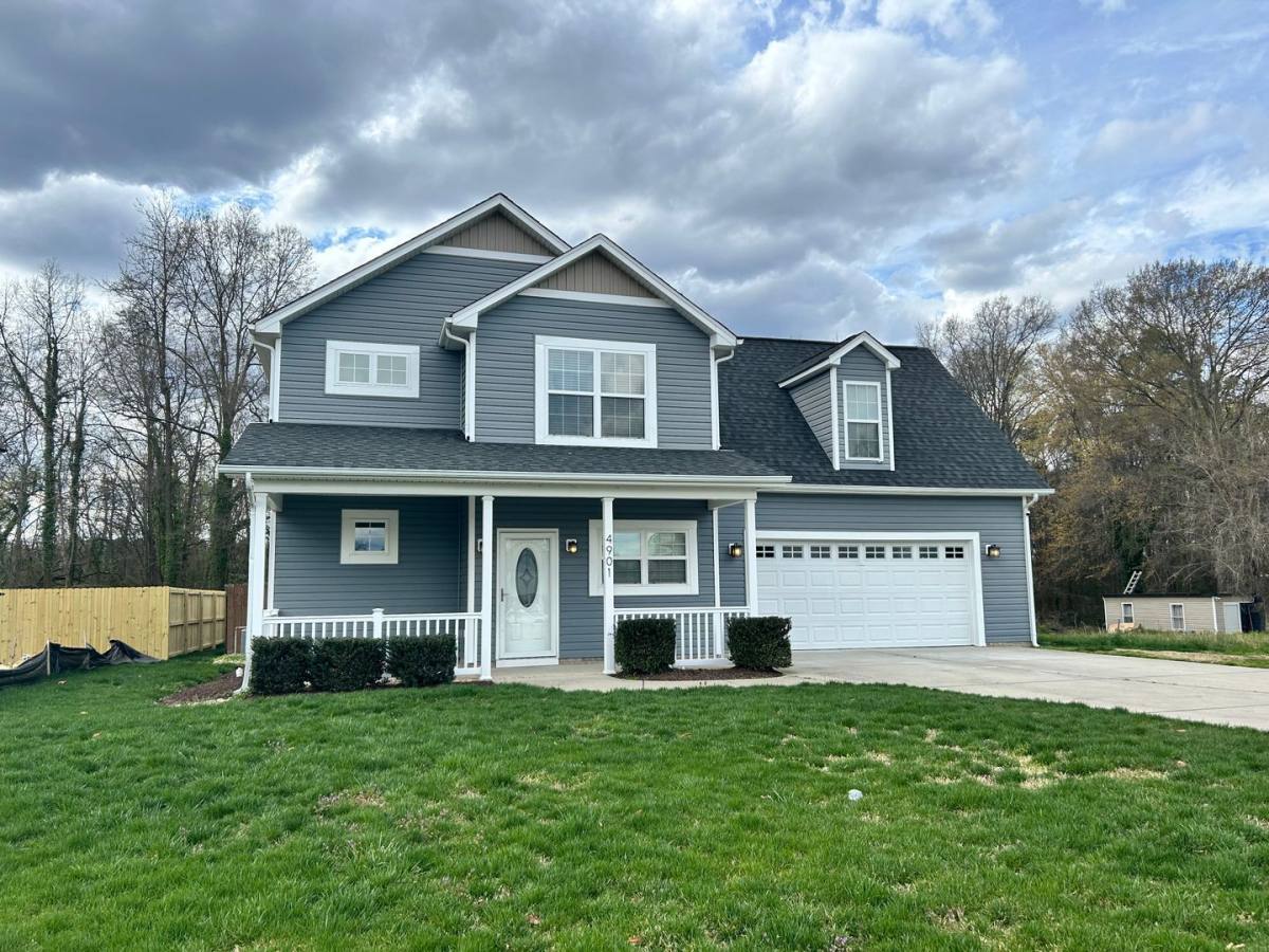 House for rent at 4901 Warwick Rd E, Richmond, VA 23224
