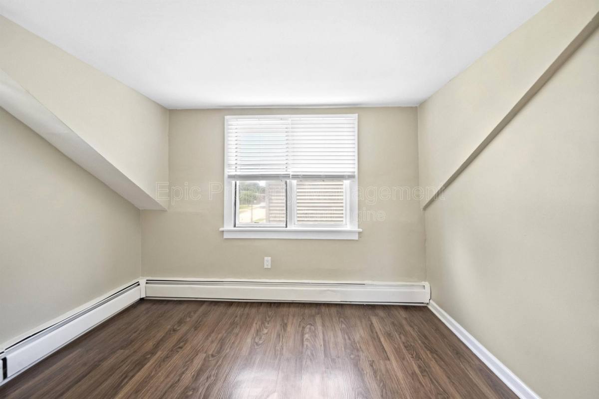 Apartment for rent at 1029 E Granet Ave, Hazel Park, MI 48030