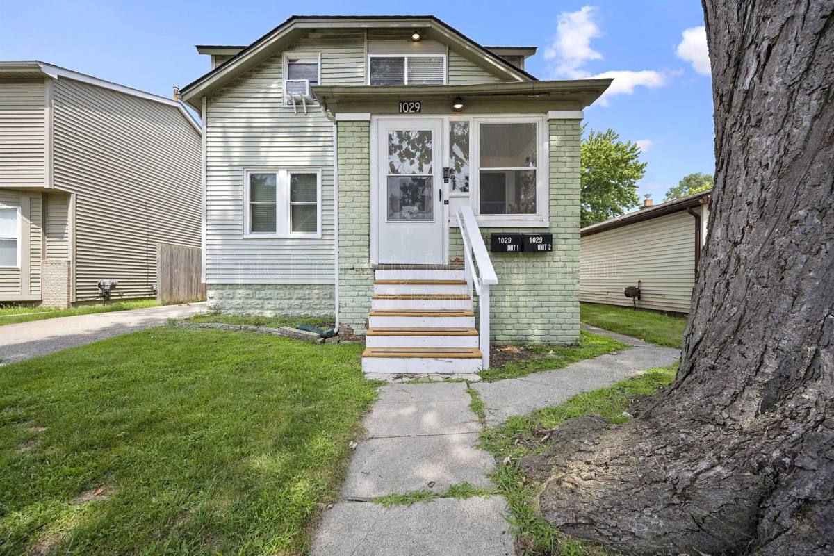 Apartment for rent at 1029 E Granet Ave, Hazel Park, MI 48030