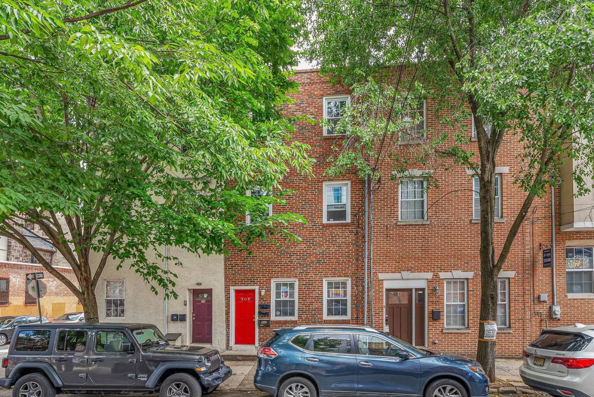 Apartment for rent at 909 S 21st St #3, Philadelphia, PA 19146