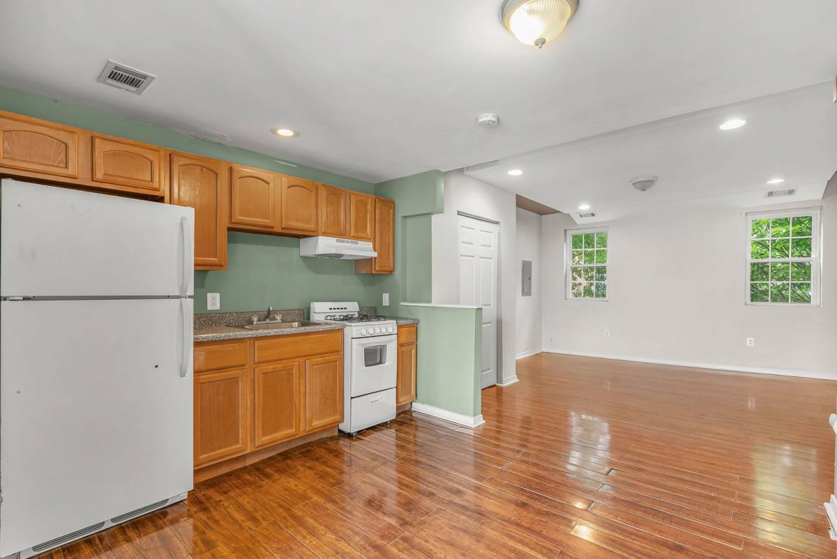 Apartment for rent at 909 S 21st St #3, Philadelphia, PA 19146