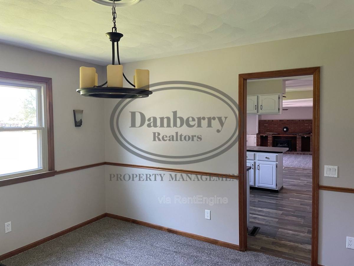 House for rent at 3018 Gleneagle Dr, Findlay, OH 45840