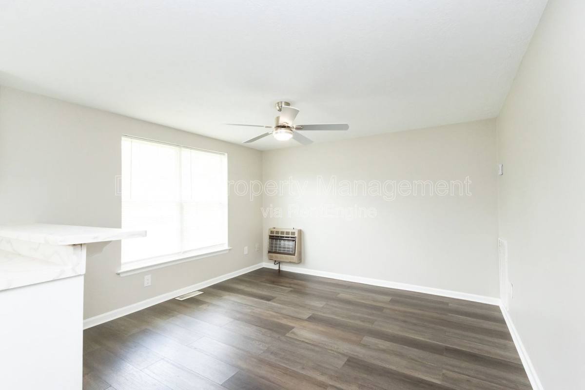 Apartment for rent at 407 Hotwater Rd #A, Soddy Daisy, TN 37379