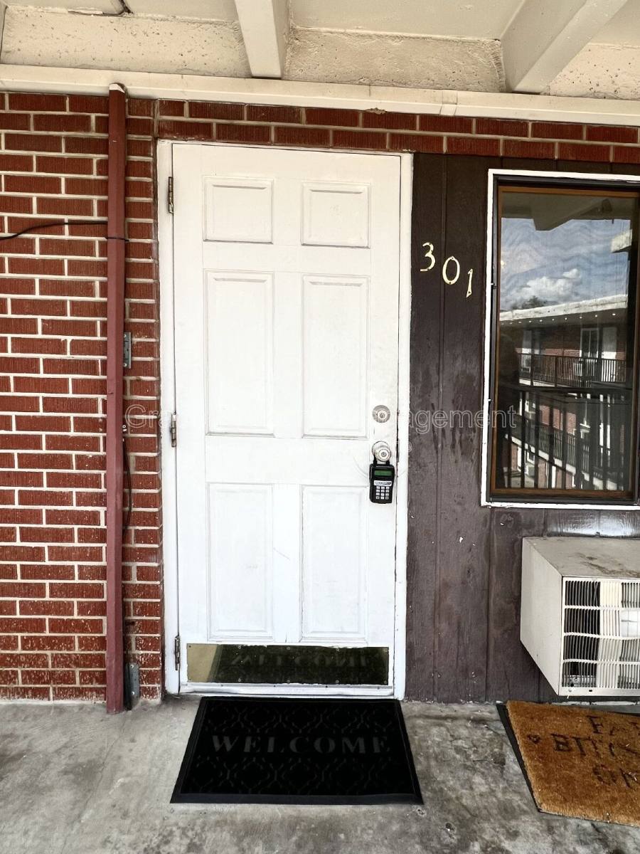 Condo for rent at 1180 Yosemite St #301, Denver, CO 80220