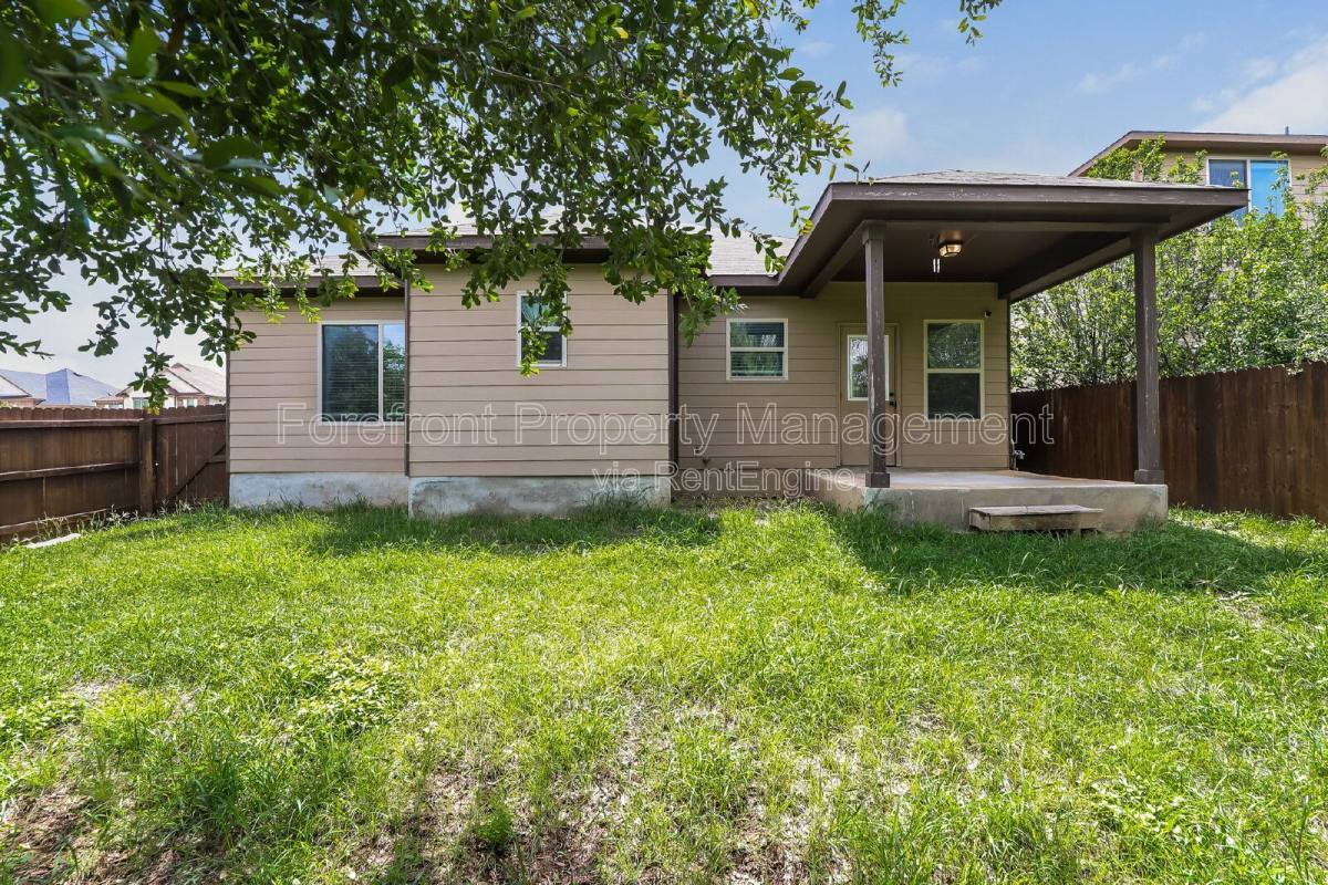 House for rent at 1330 Plaza Lake Dr, San Antonio, TX 78245