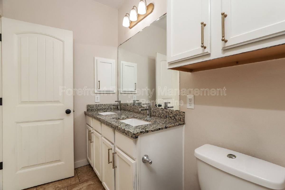 House for rent at 1330 Plaza Lake Dr, San Antonio, TX 78245