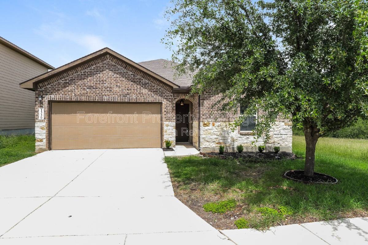 House for rent at 1330 Plaza Lake Dr, San Antonio, TX 78245