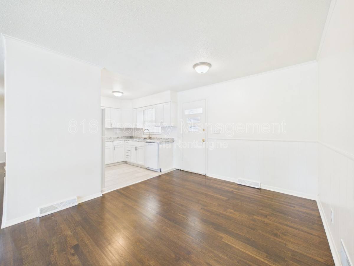 House for rent at 4206 Vineyard Rd, Kansas City, MO 64130