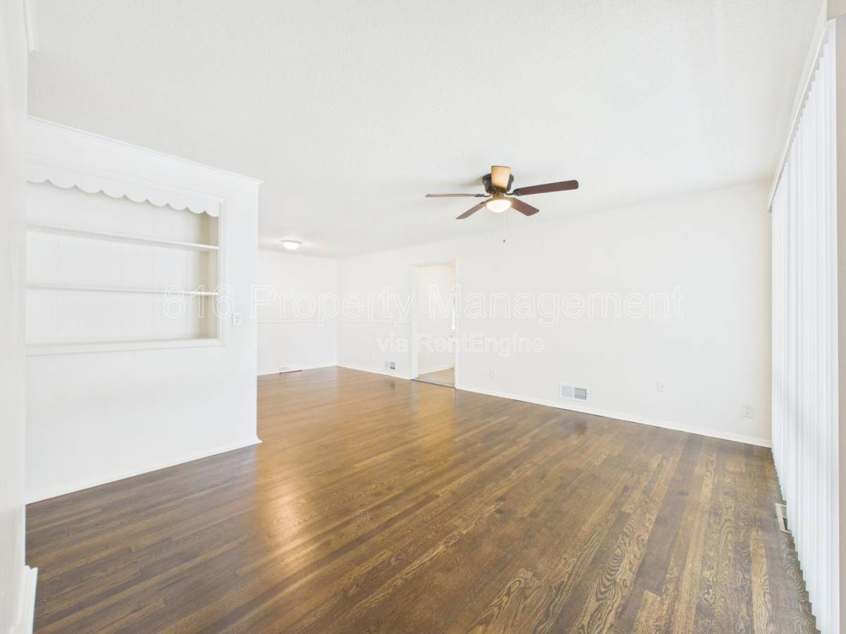 House for rent at 4206 Vineyard Rd, Kansas City, MO 64130