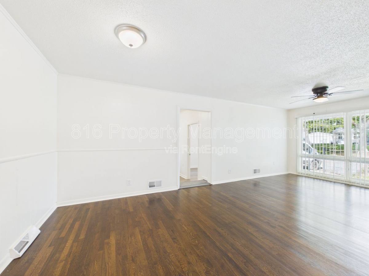 House for rent at 4206 Vineyard Rd, Kansas City, MO 64130