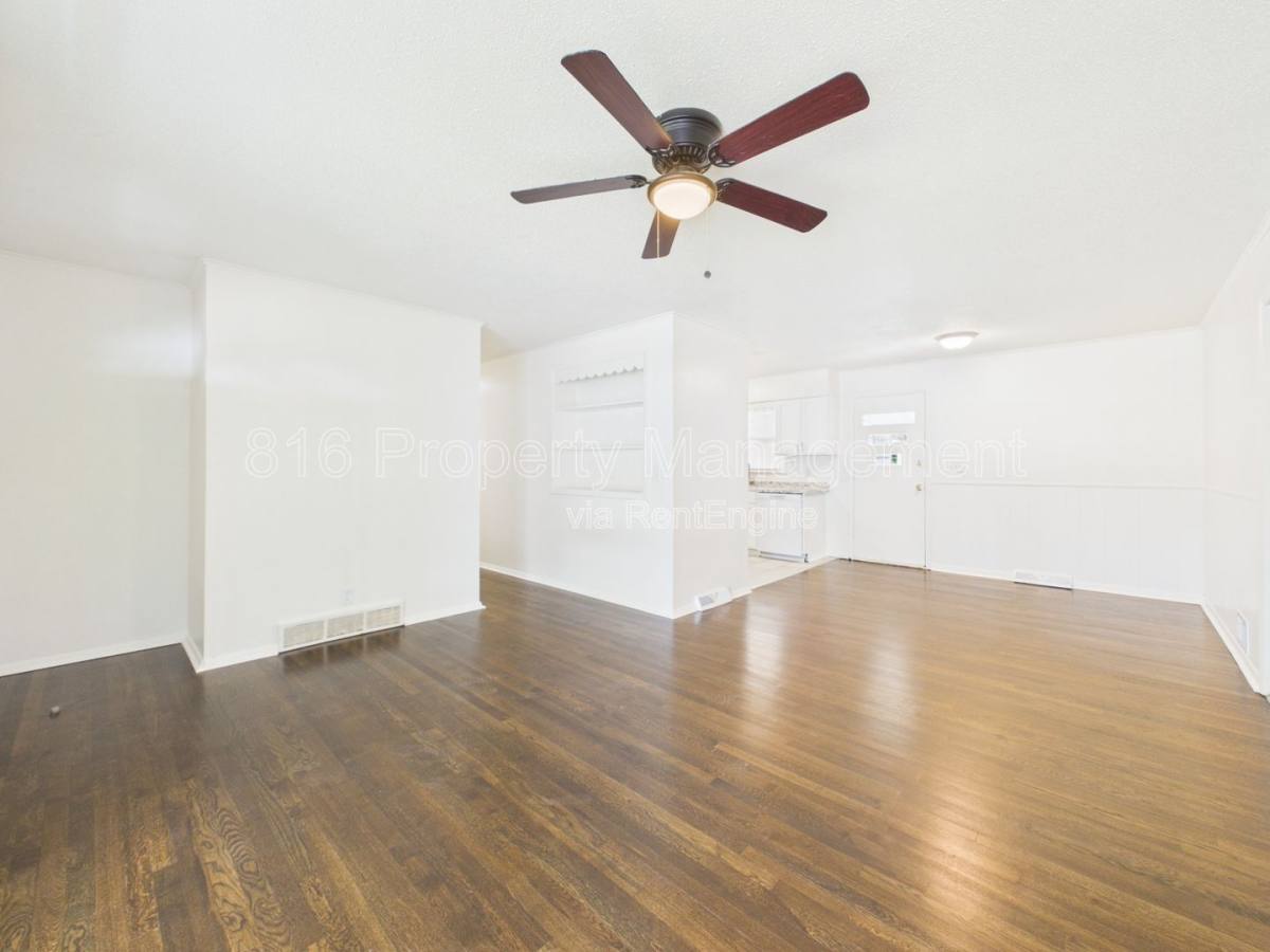 House for rent at 4206 Vineyard Rd, Kansas City, MO 64130