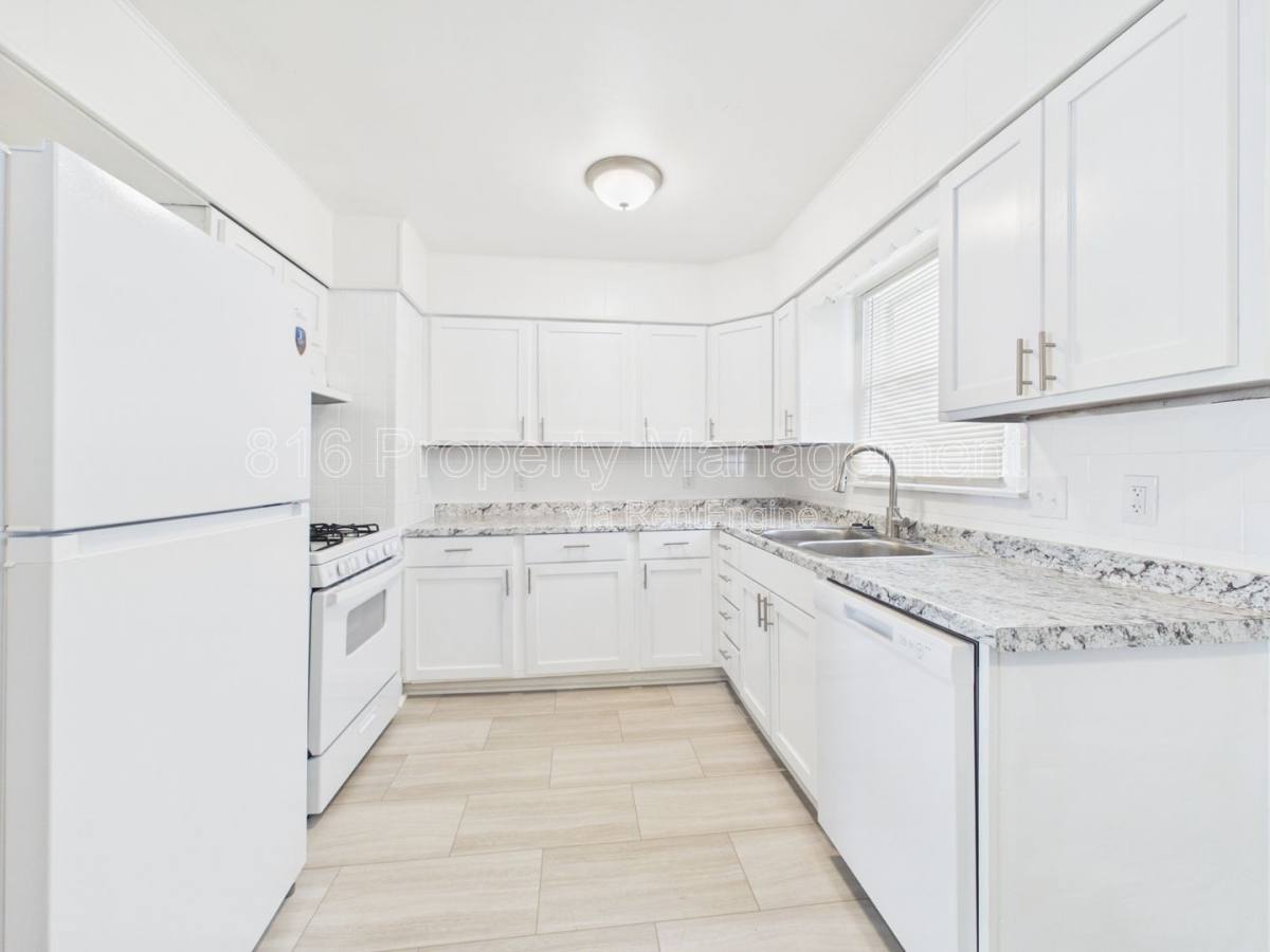 House for rent at 4206 Vineyard Rd, Kansas City, MO 64130