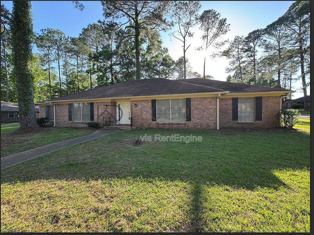 House for rent at 816 Winthrop Circle, Jackson, MS 39206