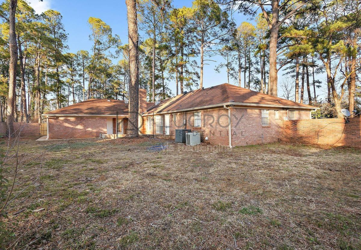 House for rent at 816 Winthrop Circle, Jackson, MS 39206