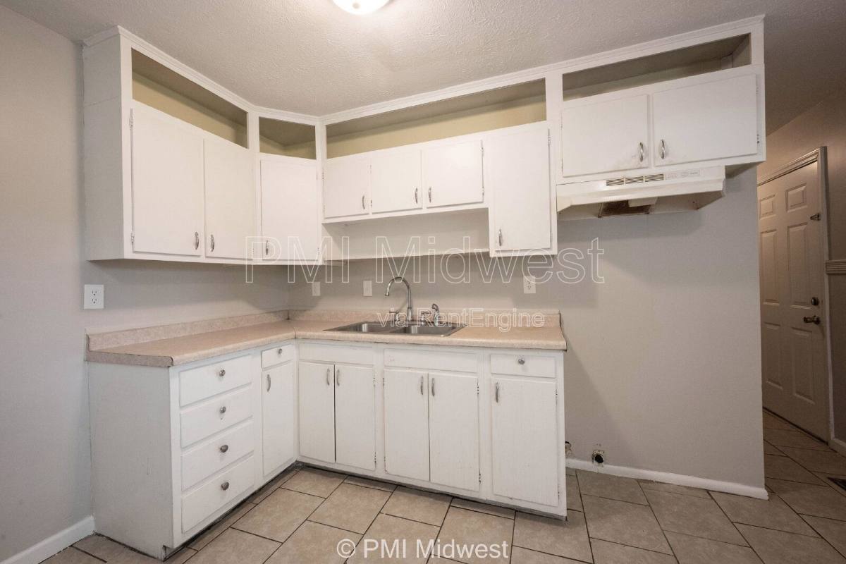 House for rent at 5925 Sunwood Dr, Indianapolis, IN 46224