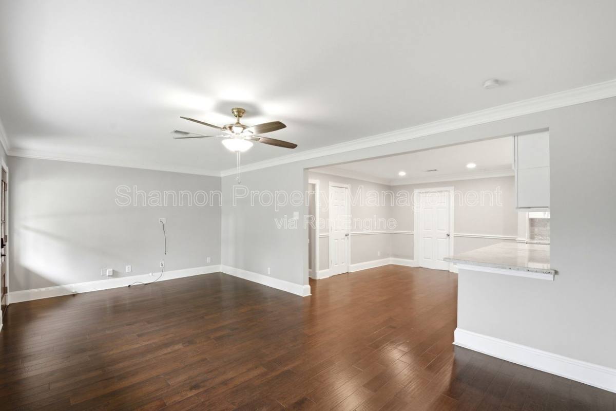 House for rent at 2207 Saxon Dr, Houston, TX 77018