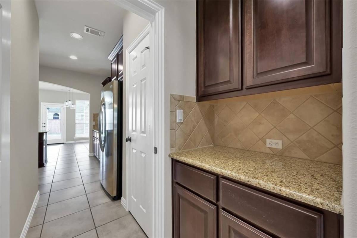 House for rent at 2 Maitland Court, Magnolia, TX 77354