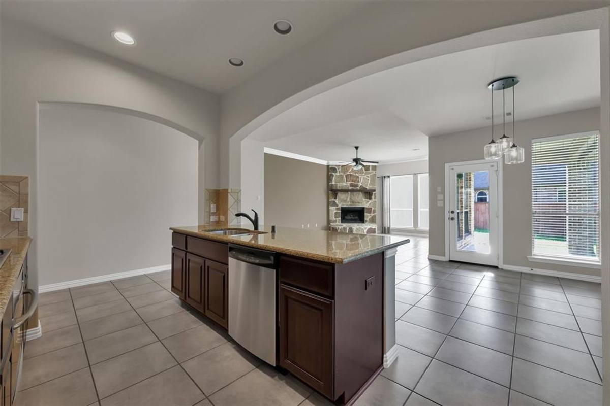 House for rent at 2 Maitland Court, Magnolia, TX 77354
