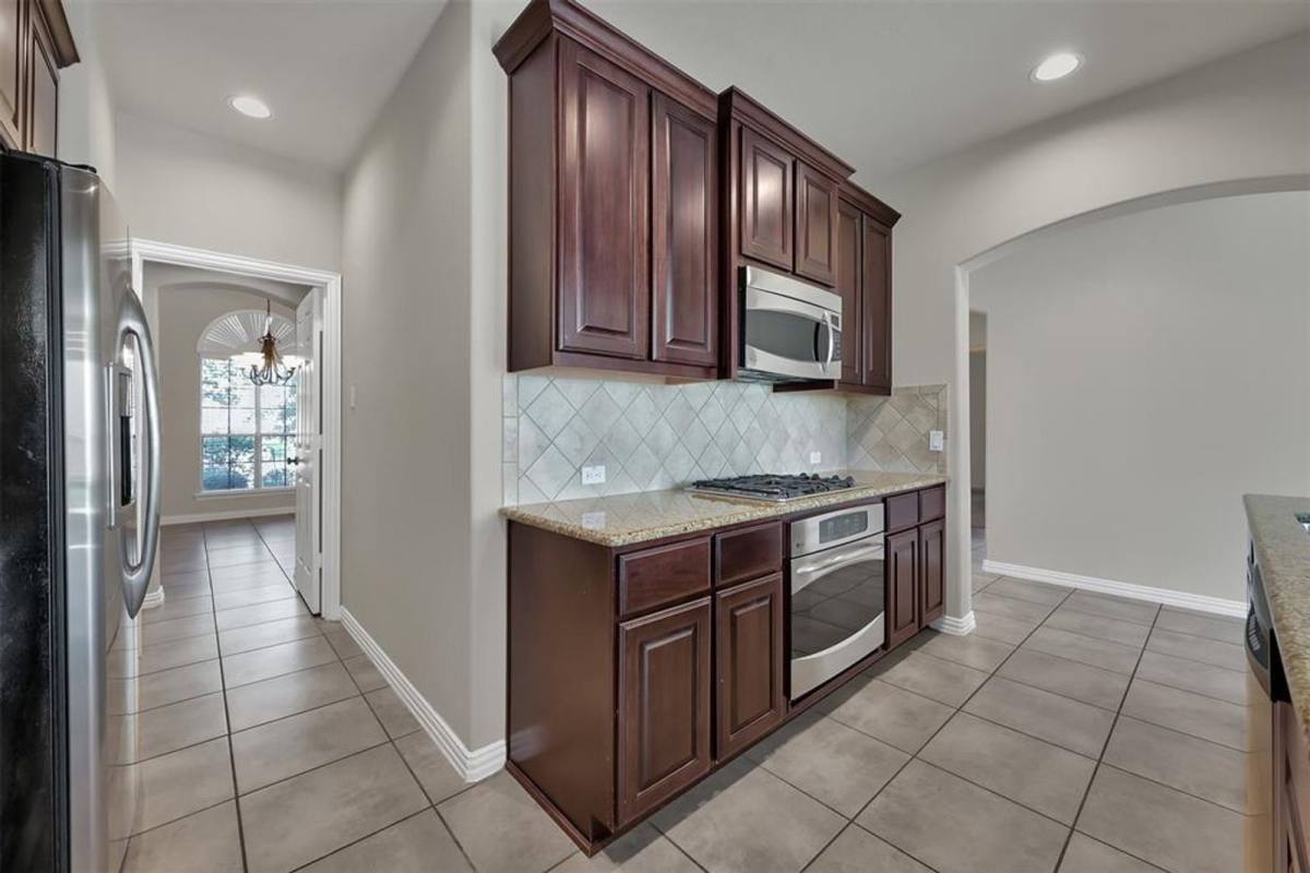 House for rent at 2 Maitland Court, Magnolia, TX 77354