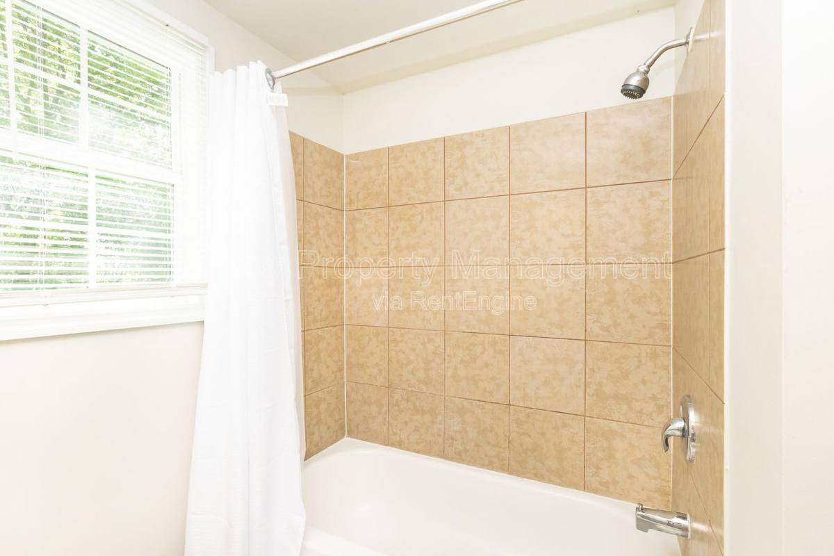 House for rent at 1806 Dixon St, Chattanooga, TN 37421