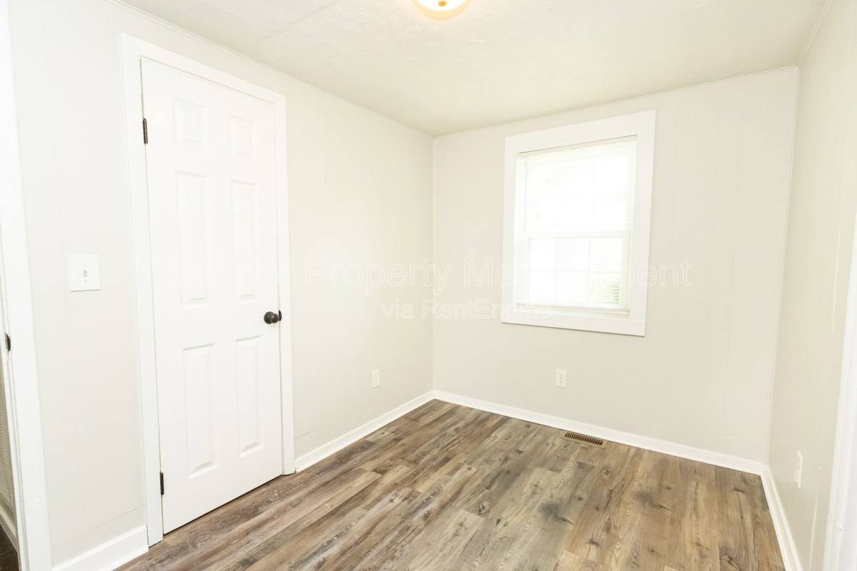 House for rent at 1806 Dixon St, Chattanooga, TN 37421