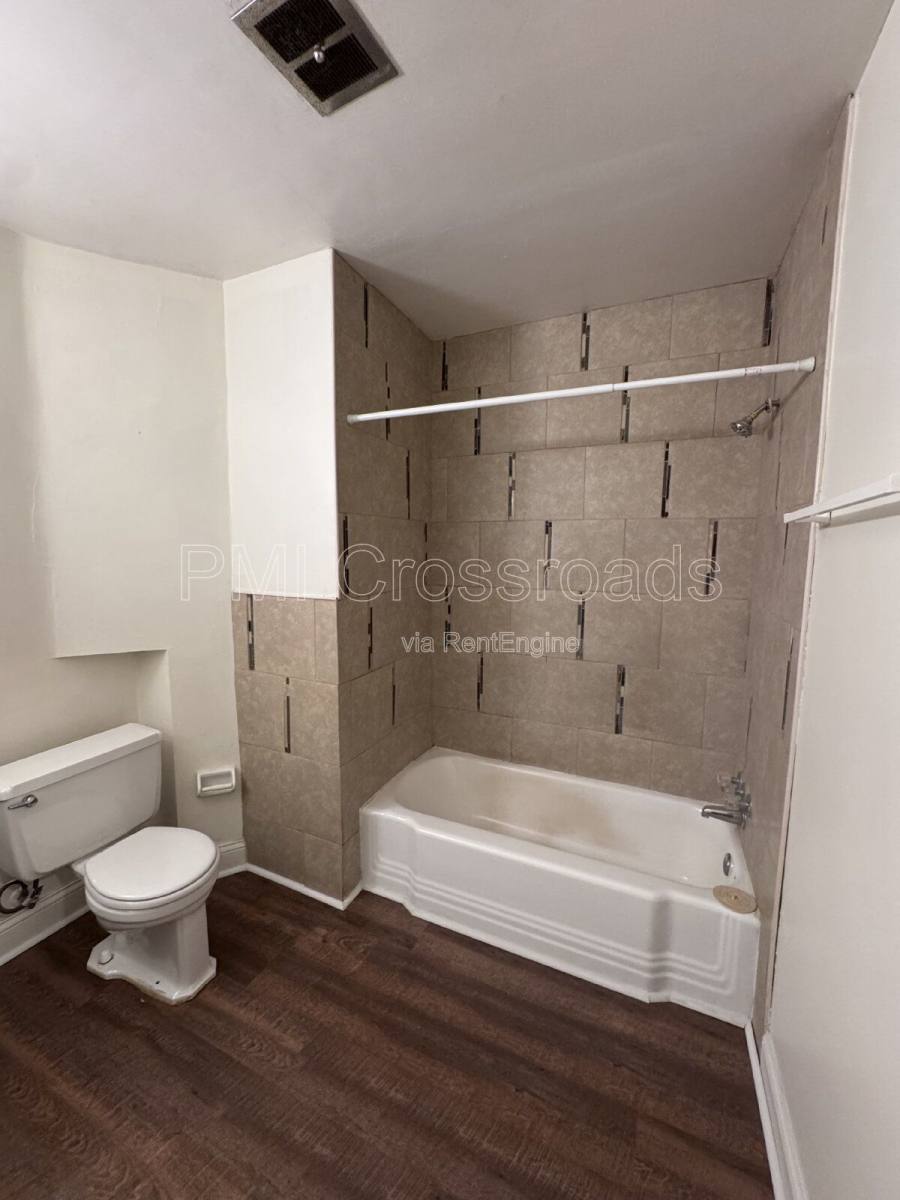 Apartment for rent at 2323 Newton St #20, Akron, OH 44305