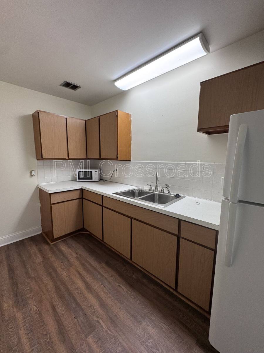 Apartment for rent at 2323 Newton St #20, Akron, OH 44305