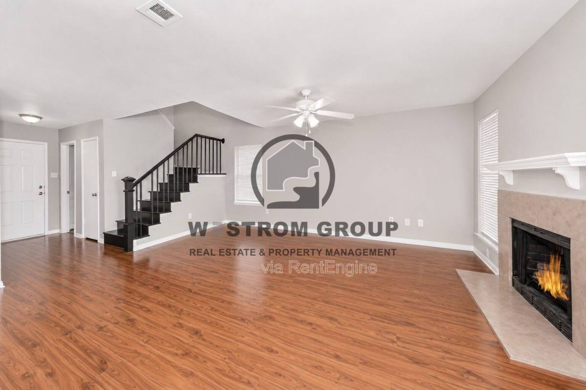 Townhouse for rent at 4010 Southern Charm Court, Arlington, TX 76016