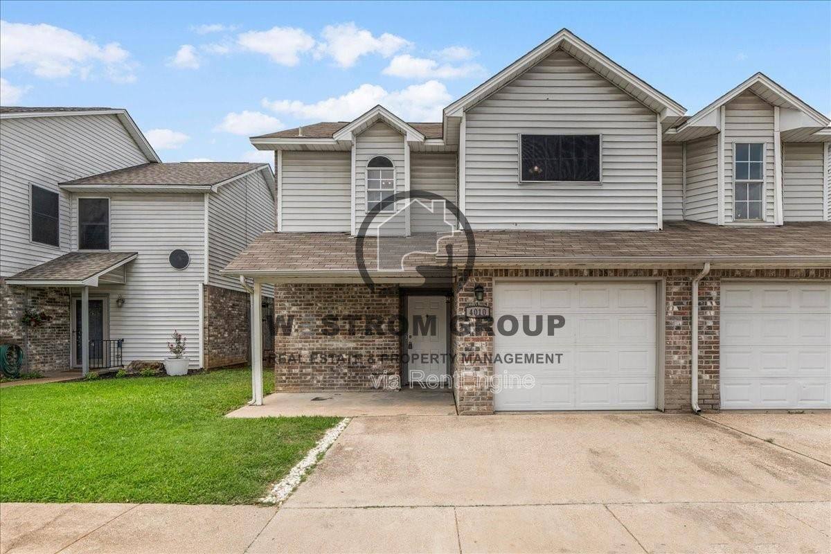 Townhouse for rent at 4010 Southern Charm Court, Arlington, TX 76016
