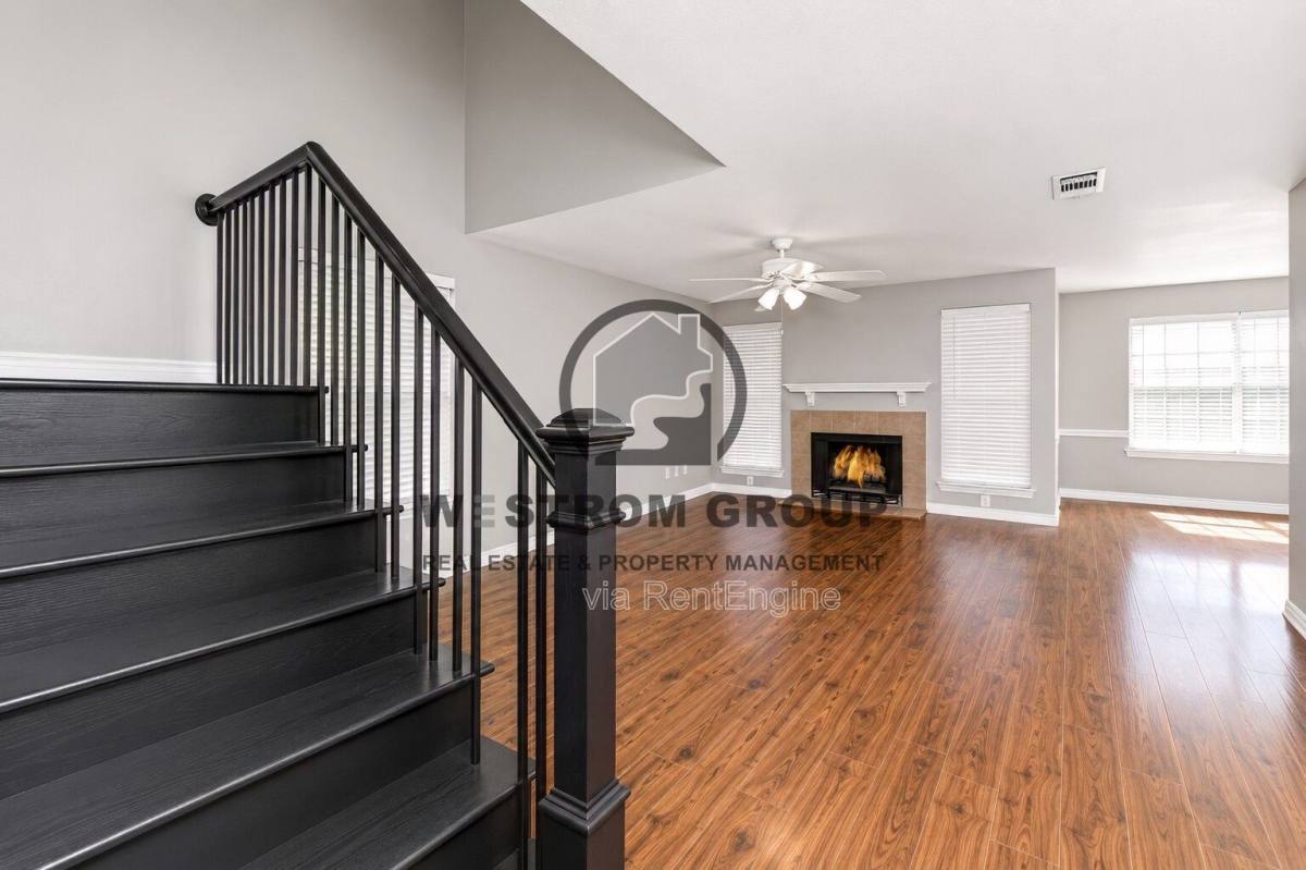 Townhouse for rent at 4010 Southern Charm Court, Arlington, TX 76016