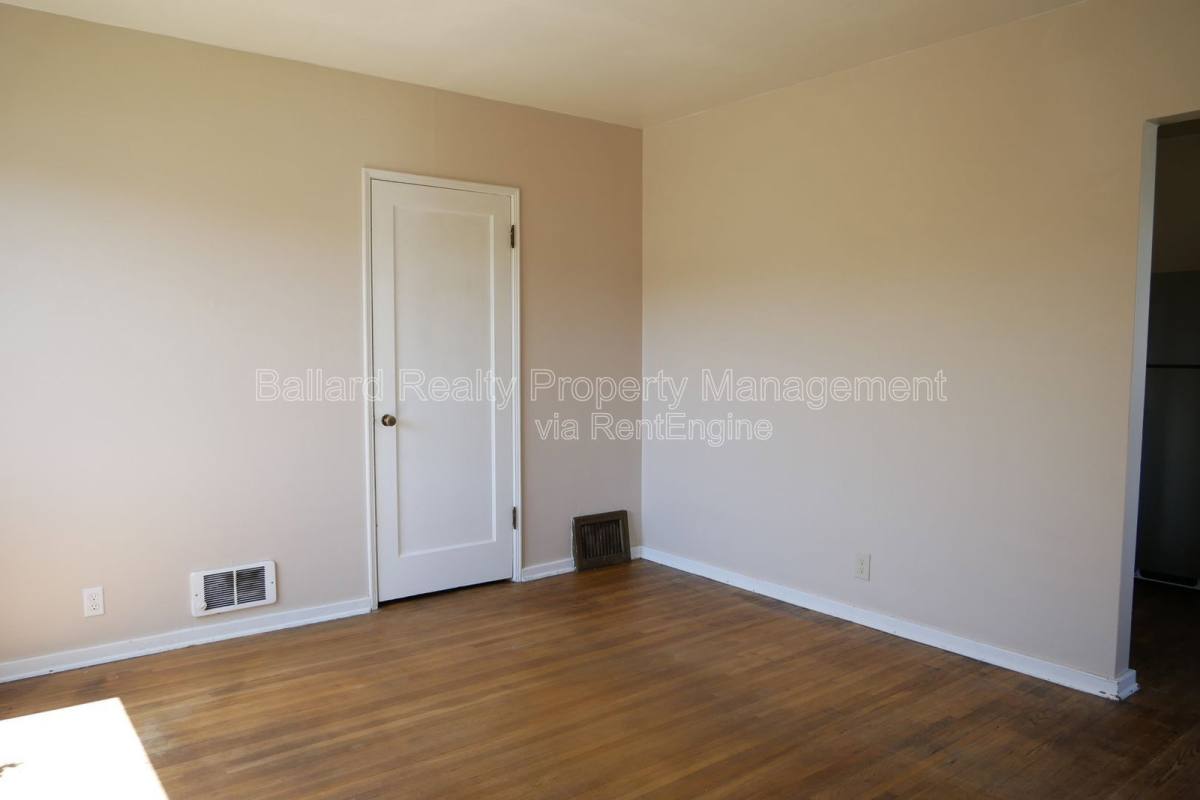 Apartment for rent at 1406 NW 61st St, Seattle, WA 98107