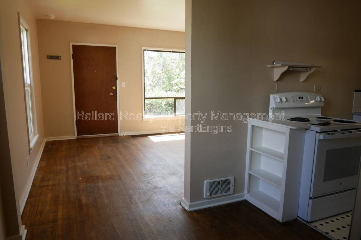 Apartment for rent at 1406 NW 61st St, Seattle, WA 98107