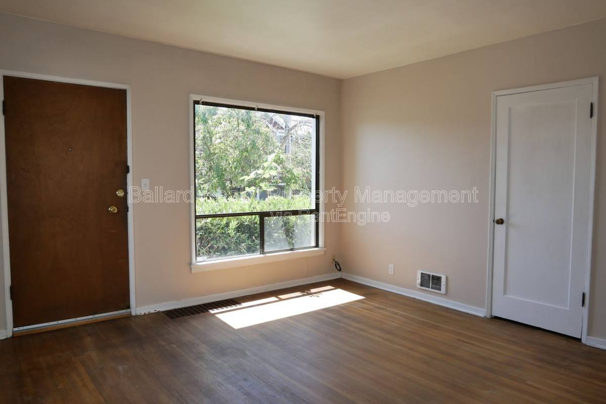 Apartment for rent at 1406 NW 61st St, Seattle, WA 98107