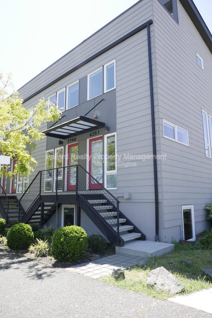 Townhouse for rent at 6251 8th Ave NW, Seattle, WA 98107
