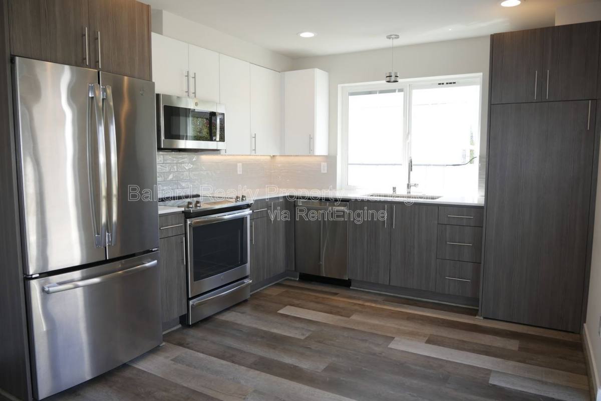 Townhouse for rent at 6251 8th Ave NW, Seattle, WA 98107
