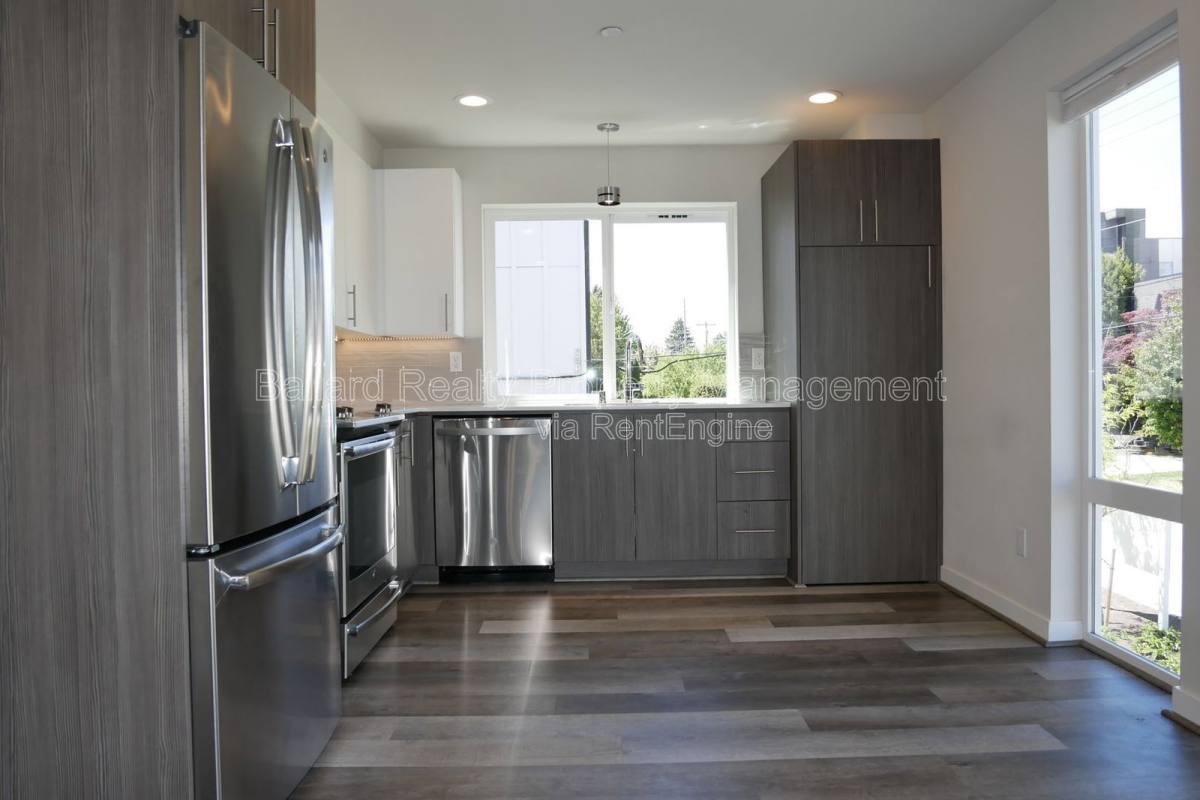 Townhouse for rent at 6251 8th Ave NW, Seattle, WA 98107