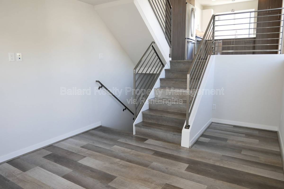 Townhouse for rent at 6251 8th Ave NW, Seattle, WA 98107